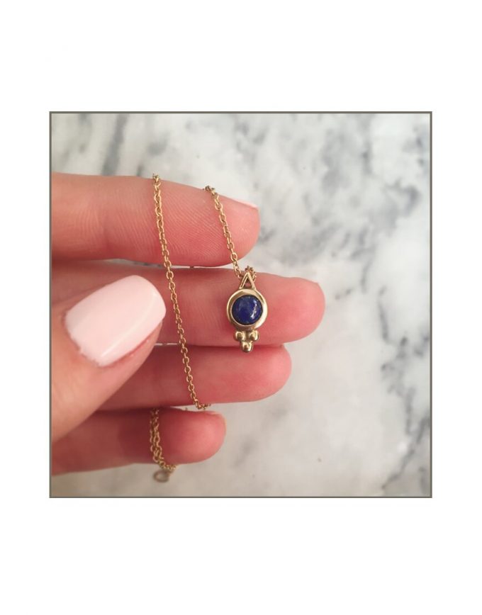 9ct yellow gold & lapis lazuli choker styled
